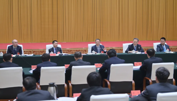 孫紹騁參加內蒙古自治區政協十三屆三次會議聯組討論 張延昆參加