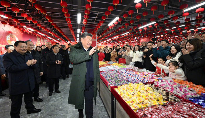 習近平察看春節市場供應：希望你們的生活像糖果一樣甜甜美美