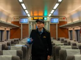 新春走基層丨一名動車組隨車機械師的十年春運路