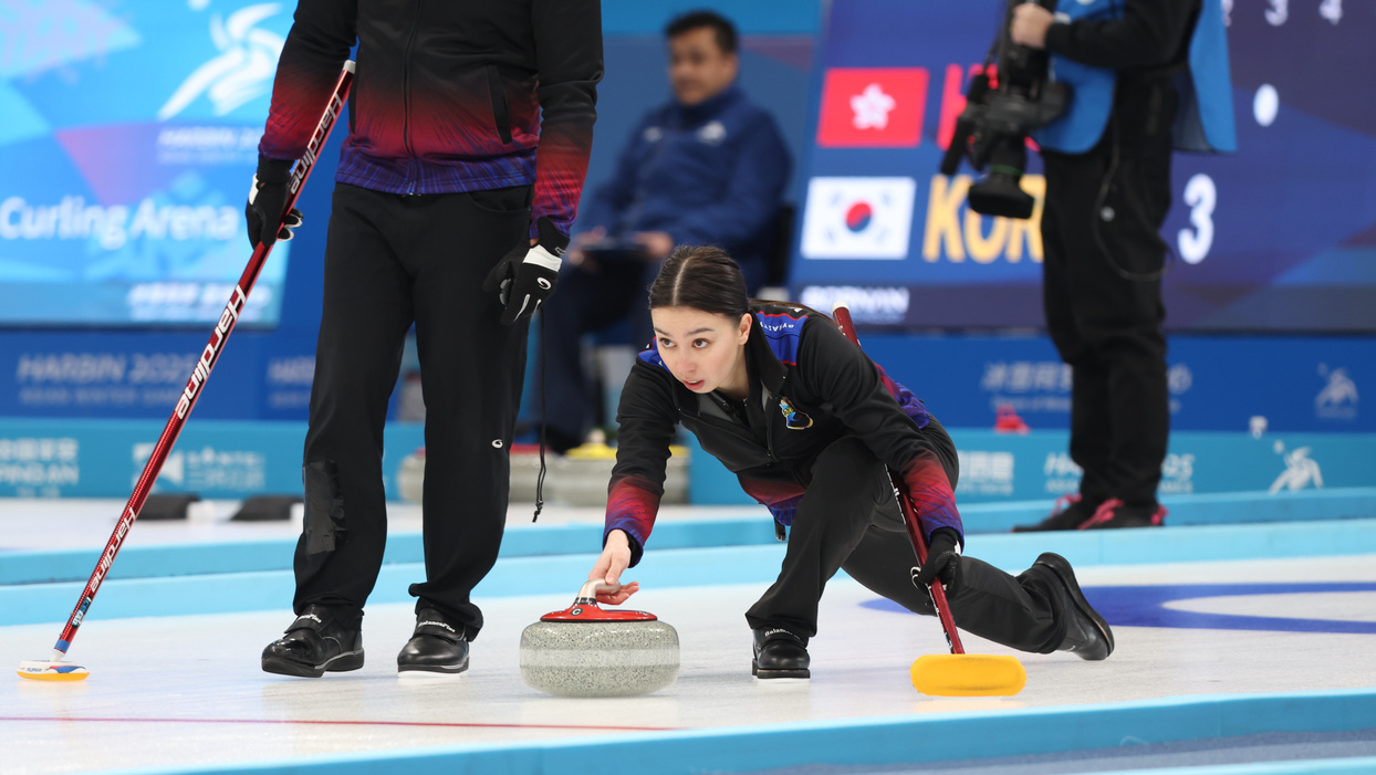亞冬會丨冰壺——混雙資格賽：菲律賓隊戰勝中國臺北隊