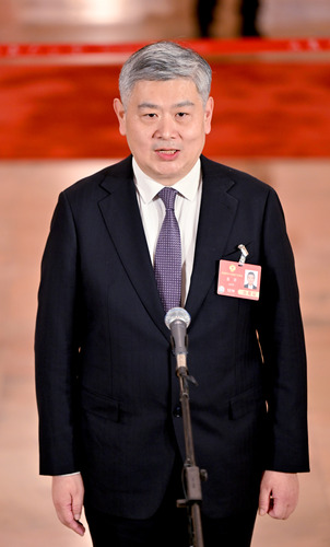 全國政協委員金李接受媒體采訪。(6558835)-20250305083900