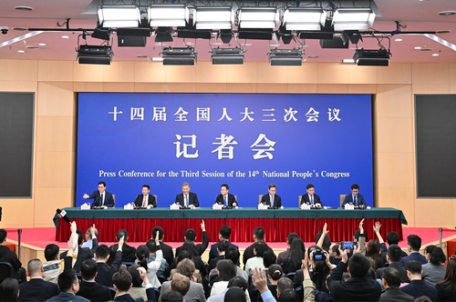 十四屆全國(guó)人大三次會(huì)議舉行經(jīng)濟(jì)主題記者會(huì)