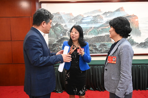 小組討論會結束后，委員們意猶未盡，張連起(6600415)-20250306174229
