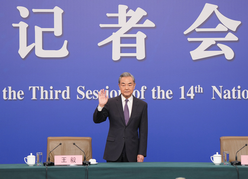 王毅回答中外記者提問