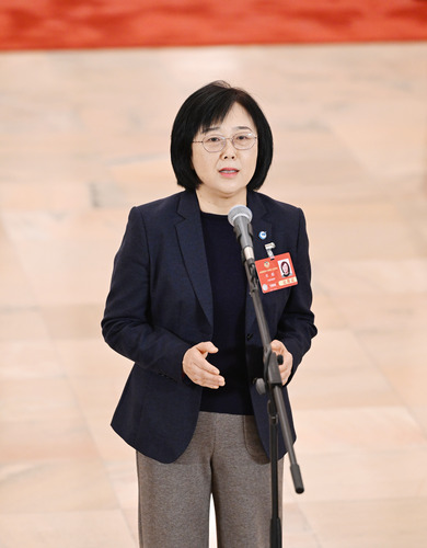 圖為全國政協(xié)委員羊毅接受媒體采訪。(6632536)-20250308101123
