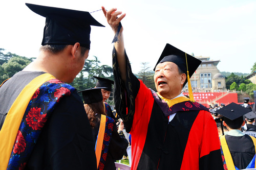 2017年6月22日，李德仁在武漢大學(xué)畢(6825593)-20250324083936