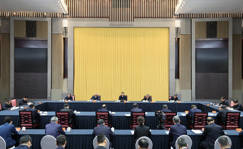 4月30日上午，中共中央總書記、國家主席、中央軍委主席習(xí)近平在上海主持召開部分省區(qū)市“十五五”時(shí)期經(jīng)濟(jì)社會(huì)發(fā)展座談會(huì)并發(fā)表重要講話。新華社記者 丁林 攝