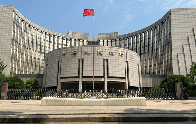 上半年我國人民幣貸款增加12.92萬億元