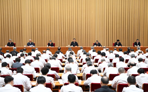 7月14日至15日，中央城市工作會議在北京舉行。中共中央總書記、國家主席、中央軍委主席習近平出席會議并發表重要講話。中共中央政治局常委李強、趙樂際、王滬寧、蔡奇、丁薛祥、李希出席會議。新華社記者 謝環馳 攝