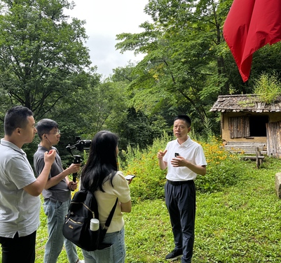 銘記歷史 緬懷先烈丨昔日英雄血 今朝天地新